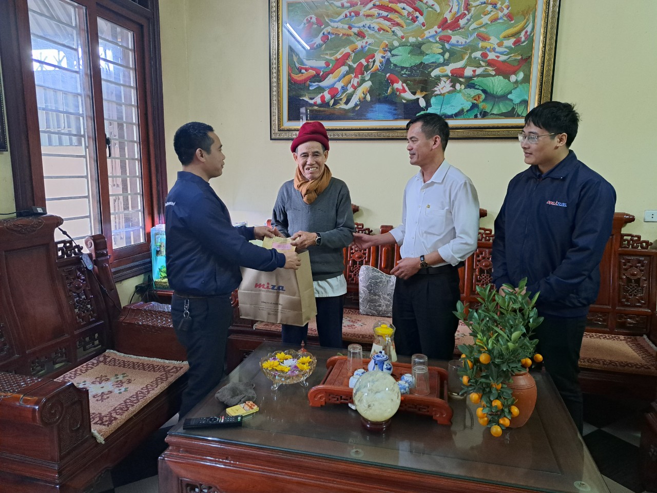 CÔNG TY CỔ PHẦN MIZA THĂM VÀ TẶNG QUÀ NGƯỜI CAO TUỔI, LÃO THÀNH CÁCH MẠNG VÀ NHỮNG HOÀN CẢNH KHÓ KHĂN NHÂN DỊP TẾT NGUYÊN ĐÁN XUÂN QUÝ MÃO 2023